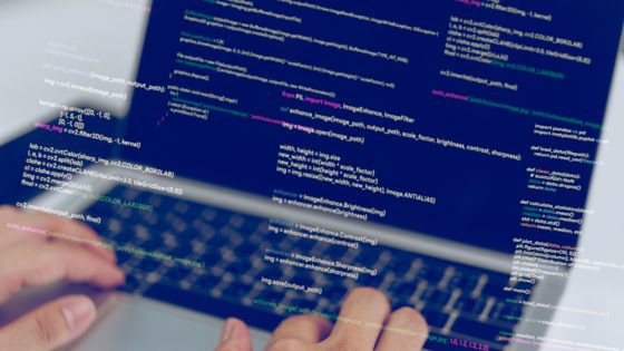 laptop met code